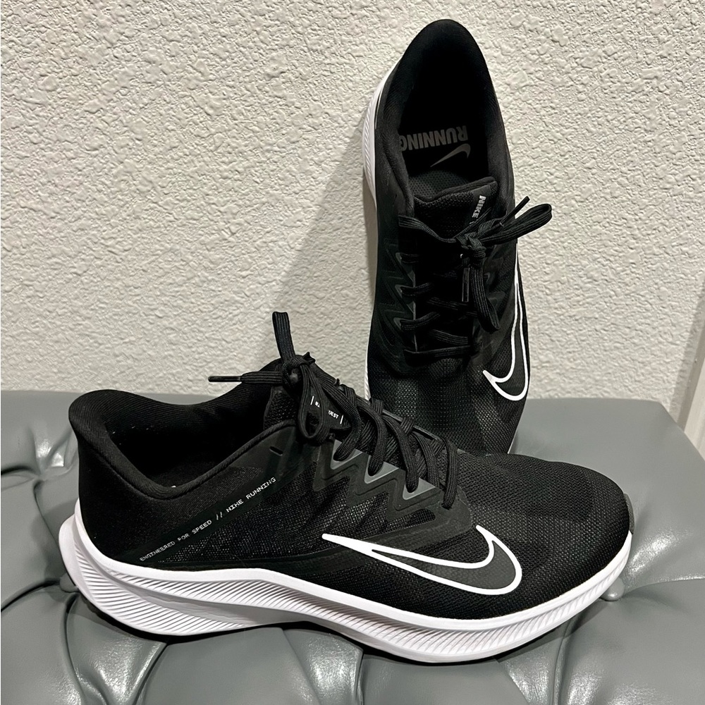 Men’s Nike shoes